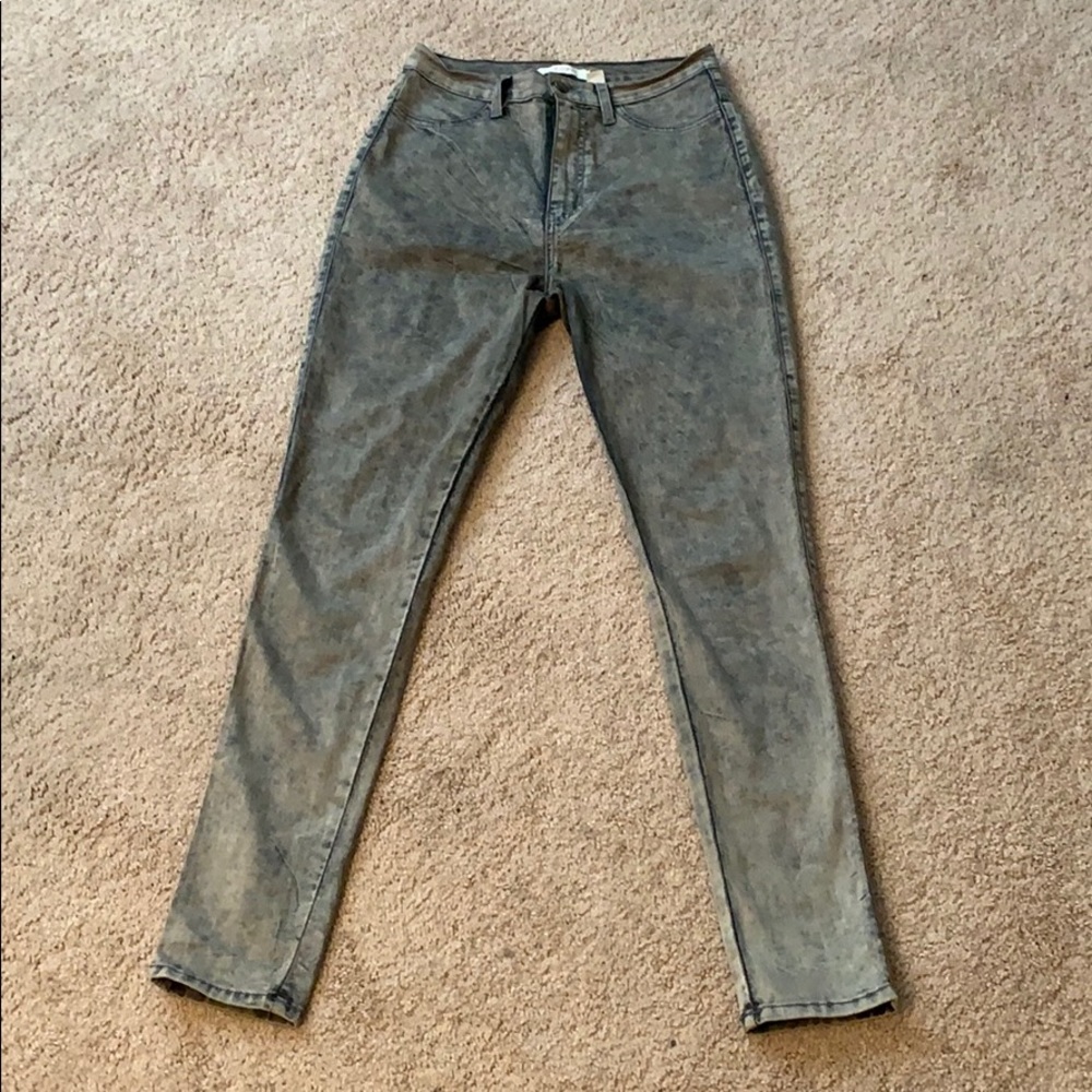 Skinny high waisted jeans. 29” waist. 31” inseam